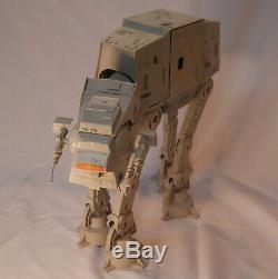 RARE VINTAGE 1981 KENNER STAR WARS AT-AT WALKER VEHICLE with Complete AT-AT Driver