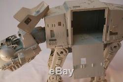 RARE VINTAGE 1981 KENNER STAR WARS AT-AT WALKER VEHICLE with Complete AT-AT Driver