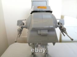 STAR WARS VINTAGE AT-AT Walker Kenner 1981 and 10 Figures (4 complete)