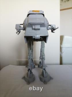 STAR WARS VINTAGE AT-AT Walker Kenner 1981 and 10 Figures (4 complete)