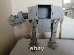 STAR WARS VINTAGE AT-AT Walker Kenner 1981 and 5 Figures (2 complete) R2D2 FREE
