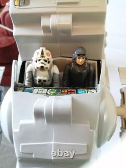 STAR WARS VINTAGE AT-AT Walker Kenner 1981 and 5 Figures (2 complete) R2D2 FREE