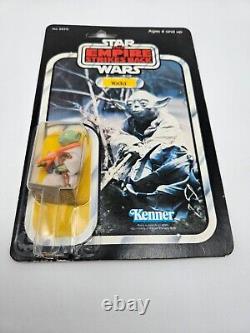 Star Wars Vintage Yoda Carded figure Original Factory Sealed in Star Case