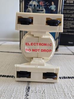 Vintage 1978 Kenner Star Wars Radio Controlled R2-D2 w Original Box/Instructions