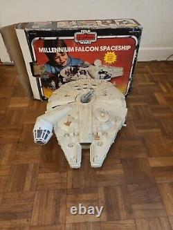 Vintage 1979 Kenner Star Wars Millennium Falcon Complete With Box And Figures