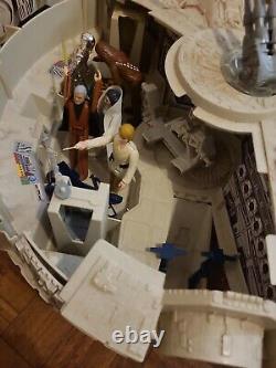 Vintage 1979 Kenner Star Wars Millennium Falcon Complete With Box And Figures