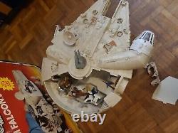 Vintage 1979 Kenner Star Wars Millennium Falcon Complete With Box And Figures