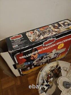 Vintage 1979 Kenner Star Wars Millennium Falcon Complete With Box And Figures