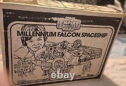 Vintage Kenner Star Wars Millennium Falcon With Action Figures And Assessories
