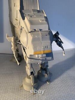 Vintage Star Wars Action Figures AT-AT Walker 1981 Kenner