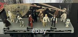 Vintage Star Wars Kenner Mail Away Stand 1977 with Original Action Figures Withguns