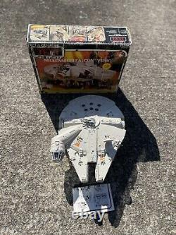 Vintage star wars millennium falcon kenner. Complete