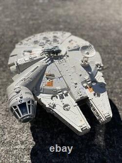 Vintage star wars millennium falcon kenner. Complete