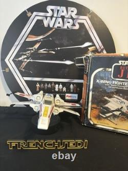 Boîte de chasseur X-Wing Star Wars vintage en excellent état et mint à l'affichage