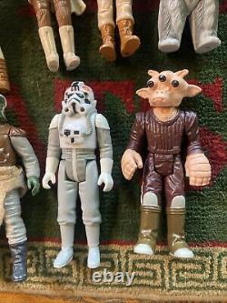 Collection De Treize Anciennes Figurines Star Wars