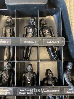 Étui de transport vintage Star Wars Darth Vader avec de nombreuses figurines de Dark Vador de la trilogie originale