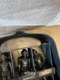 Étui de transport vintage Star Wars Darth Vader avec de nombreuses figurines de Dark Vador de la trilogie originale