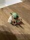 Figurine Vintage De Star Wars Yoda Avec Serpent Brun Et Accessoires Originaux En Excellent état