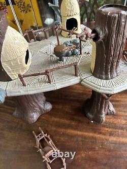 Jeu de société Vintage Star Wars Ewok Village en boîte et dans un étui en acrylique protecteur