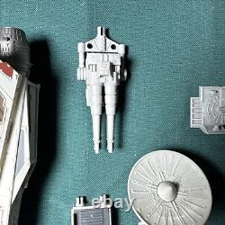 Jouets vintage Star Wars Millennium Falcon et X Wing Fighter