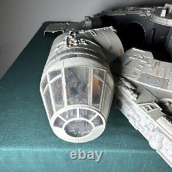 Jouets vintage Star Wars Millennium Falcon et X Wing Fighter