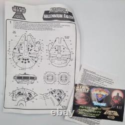 Millenium Falcon électronique de Kenner de 1995 dans sa boîte avec décalcomanies vintage Star Wars