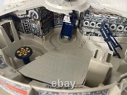 Original Vintage 1970s Star Wars Empire Strikes Back Palitoy Millenium Falcon
	 
 <br/><br/>Traduction en français: Vaisseau spatial Millenium Falcon Palitoy de Star Wars L'Empire contre-attaque des années 1970 d'origine