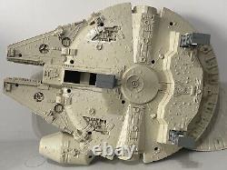 Original Vintage 1970s Star Wars Empire Strikes Back Palitoy Millenium Falcon

 
<br/>

 
<br/> 
Traduction en français: Vaisseau spatial Millenium Falcon Palitoy de Star Wars L'Empire contre-attaque des années 1970 d'origine