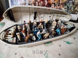 Star Wars Vaisseau de Transport Rebelle Vintage Kenner 1982 avec 32 Figurines Originales