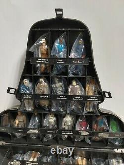 Star Wars Vintage Lot De 31 Figurines D’action Différentes / Armes Et Cas De Transport