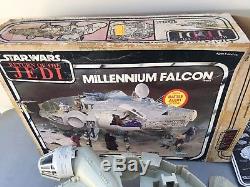 Vintage Star Wars Millenium Falcon 1983 Kenner Manque Certaines Pièces En Boîte